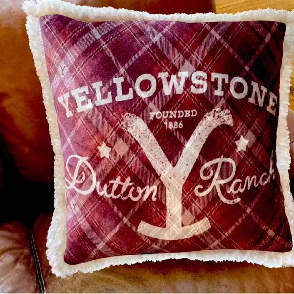 NWT Yellowstone Silk Touch Pillow With Sherpa Back, 22